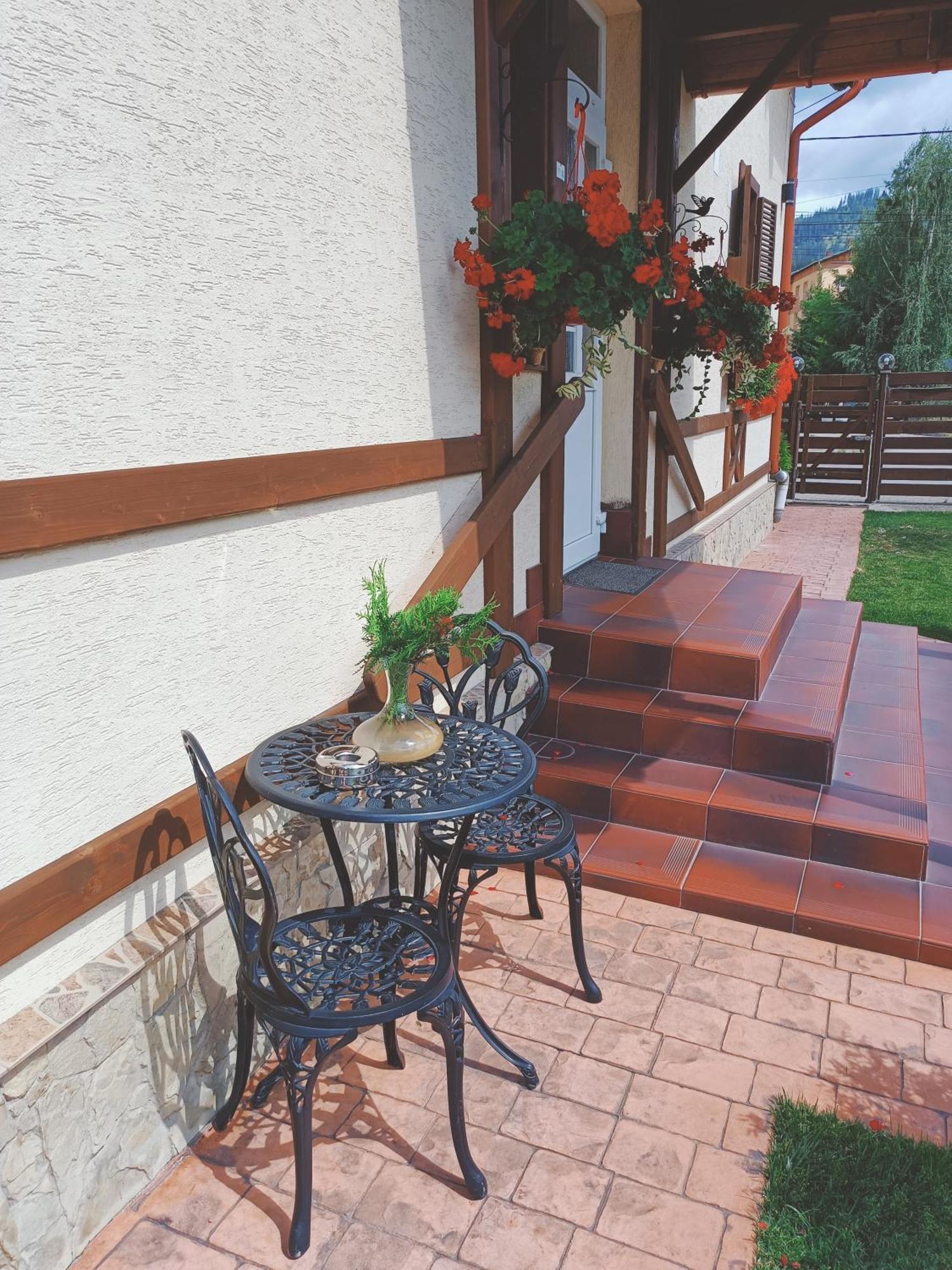 Residence Rooms Bucovina 큼홀룸그몰도베네스크 외부 사진