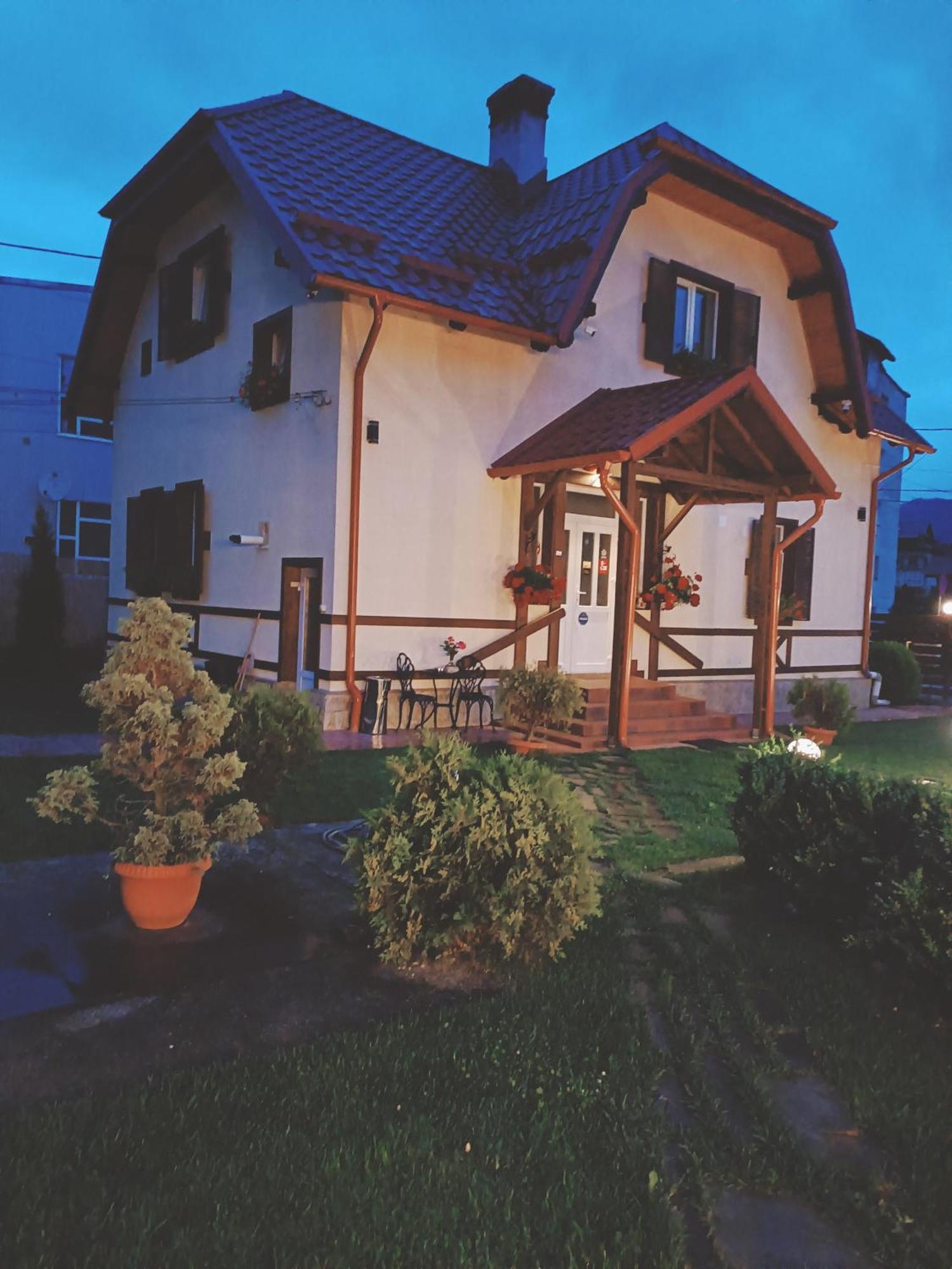 Residence Rooms Bucovina 큼홀룸그몰도베네스크 외부 사진