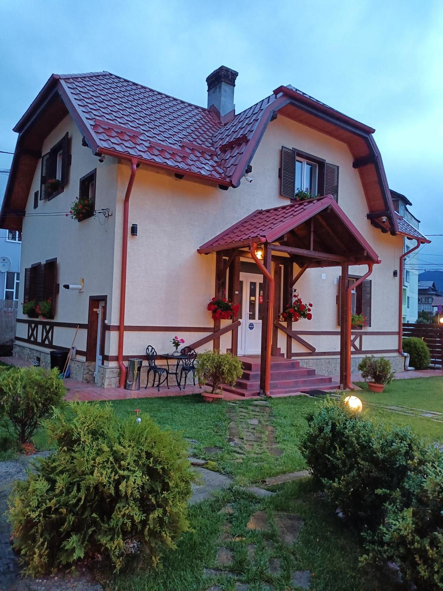 Residence Rooms Bucovina 큼홀룸그몰도베네스크 외부 사진