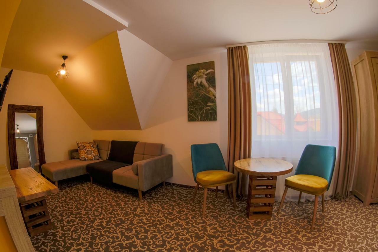Residence Rooms Bucovina 큼홀룸그몰도베네스크 외부 사진